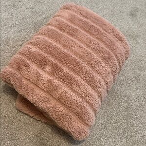 Project 52 Plush Ribbed Throw in Dusty Rose